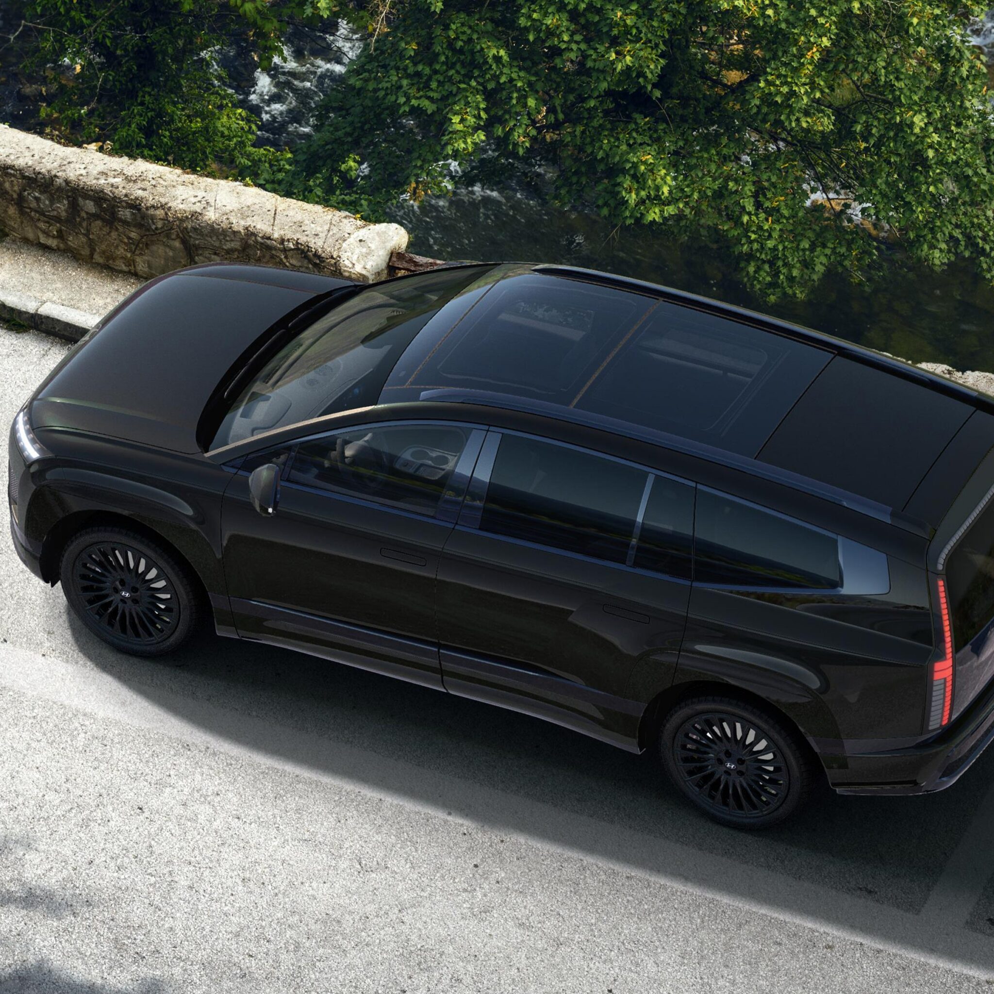 Hyundai IONIQ 9 prichádza v luxusnej výbave Calligraphy Black Ink