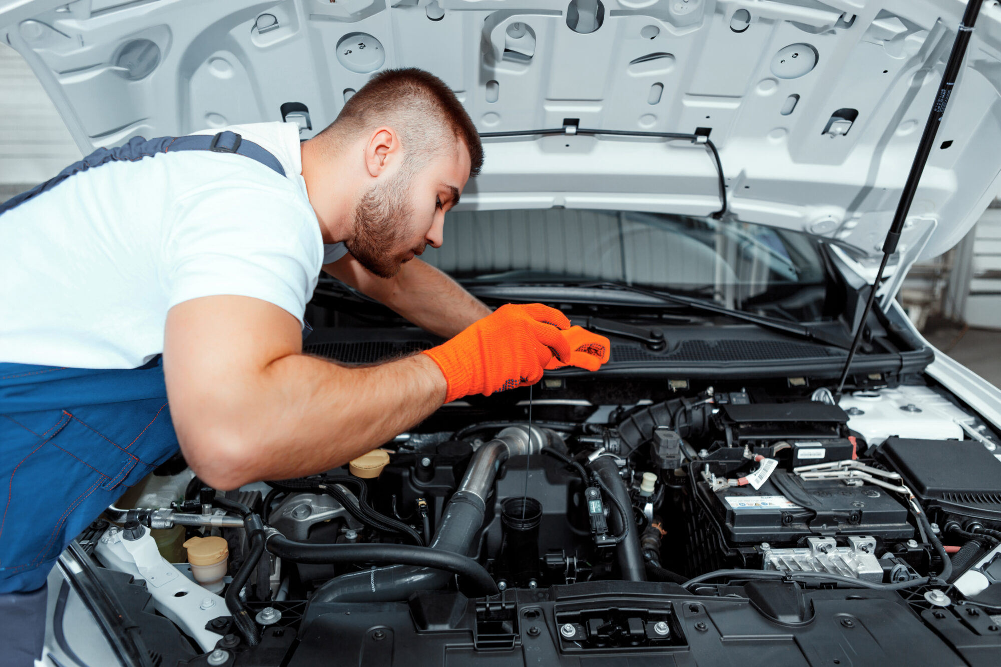 Automechanik / automechanička